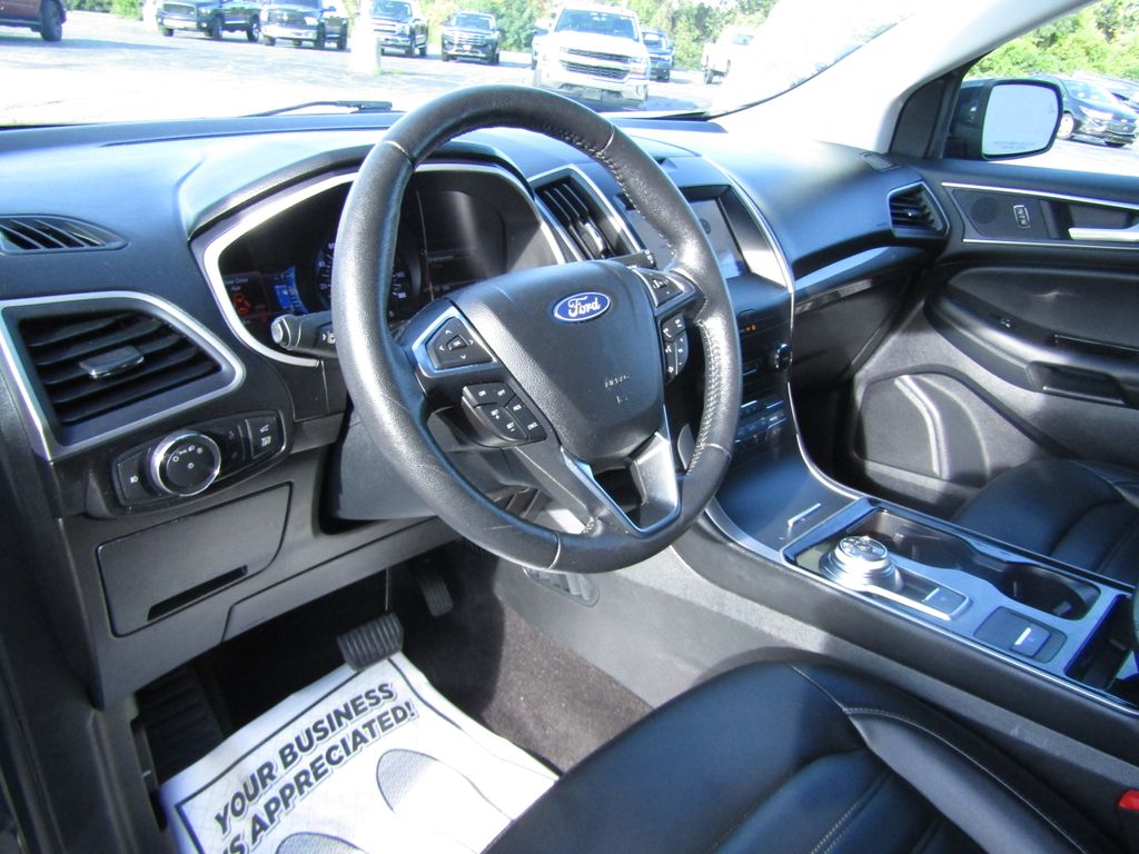 2019 Ford Edge SEL photo 9
