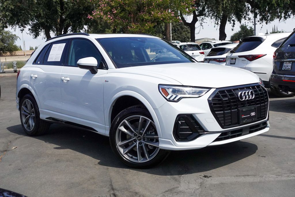 2025 Audi Q3 S line Premium photo 2