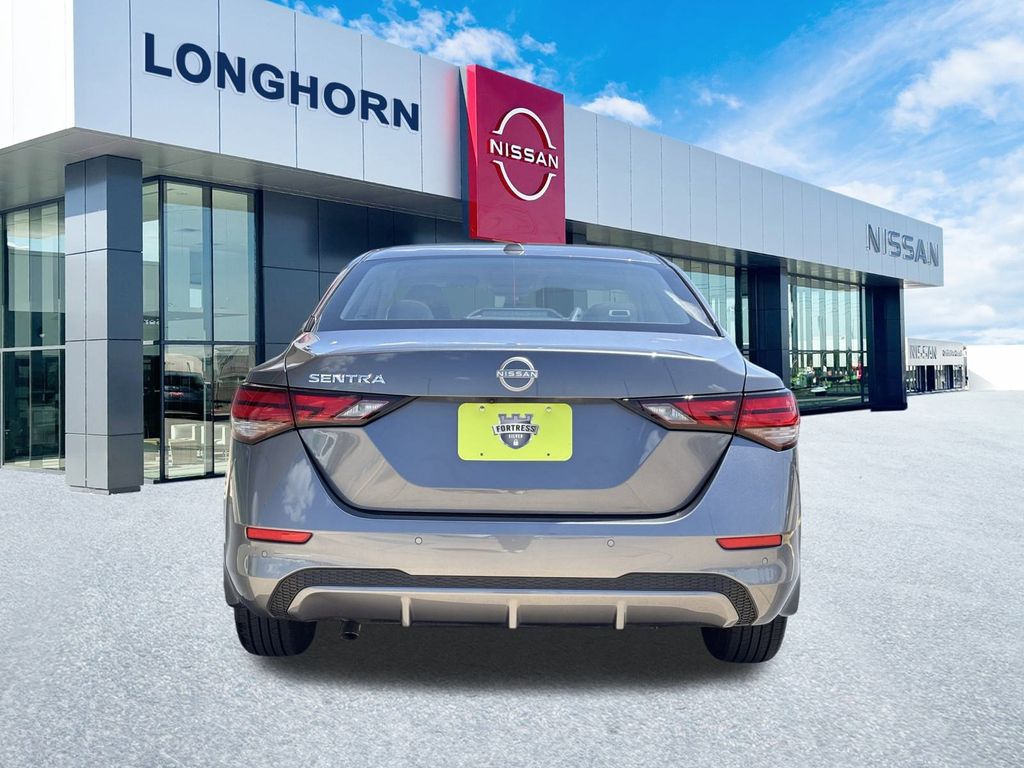 2025 Nissan Sentra SV photo 4