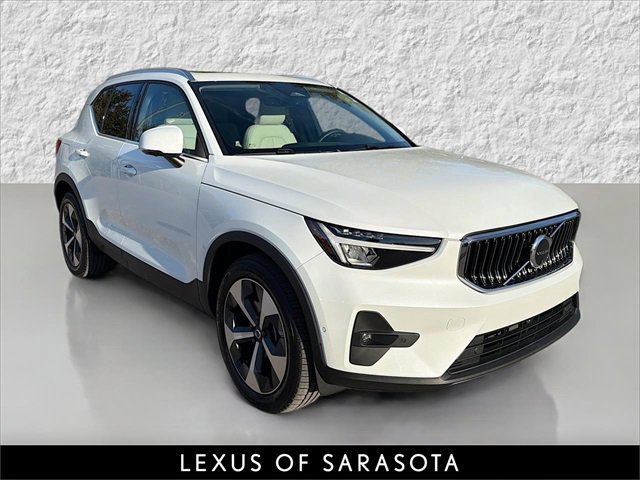 2023 Volvo XC40 Plus's photo