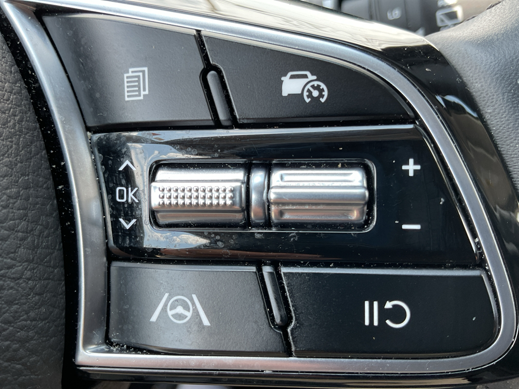 2024 Kia Seltos S photo 23