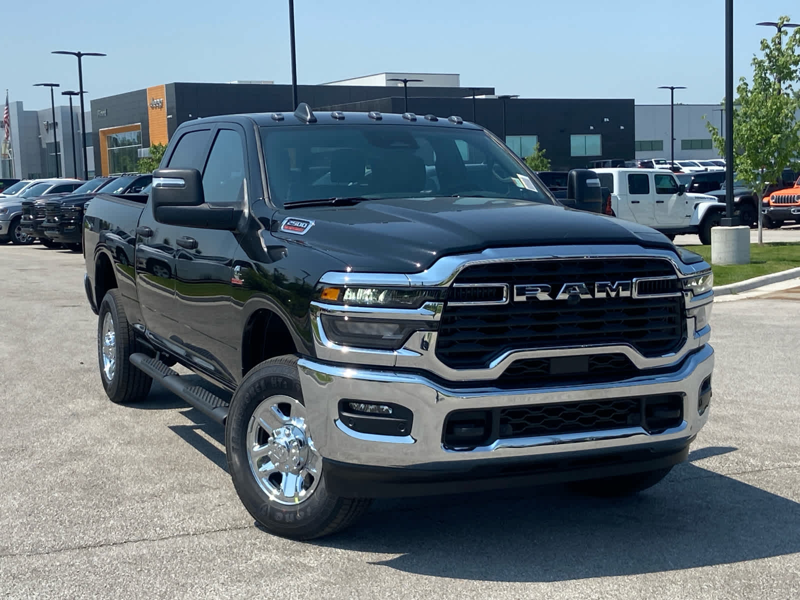 2025 Ram 2500 Tradesman photo 2