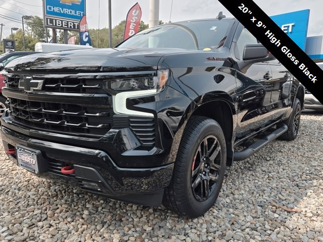 2022 Chevrolet Silverado RST photo 4