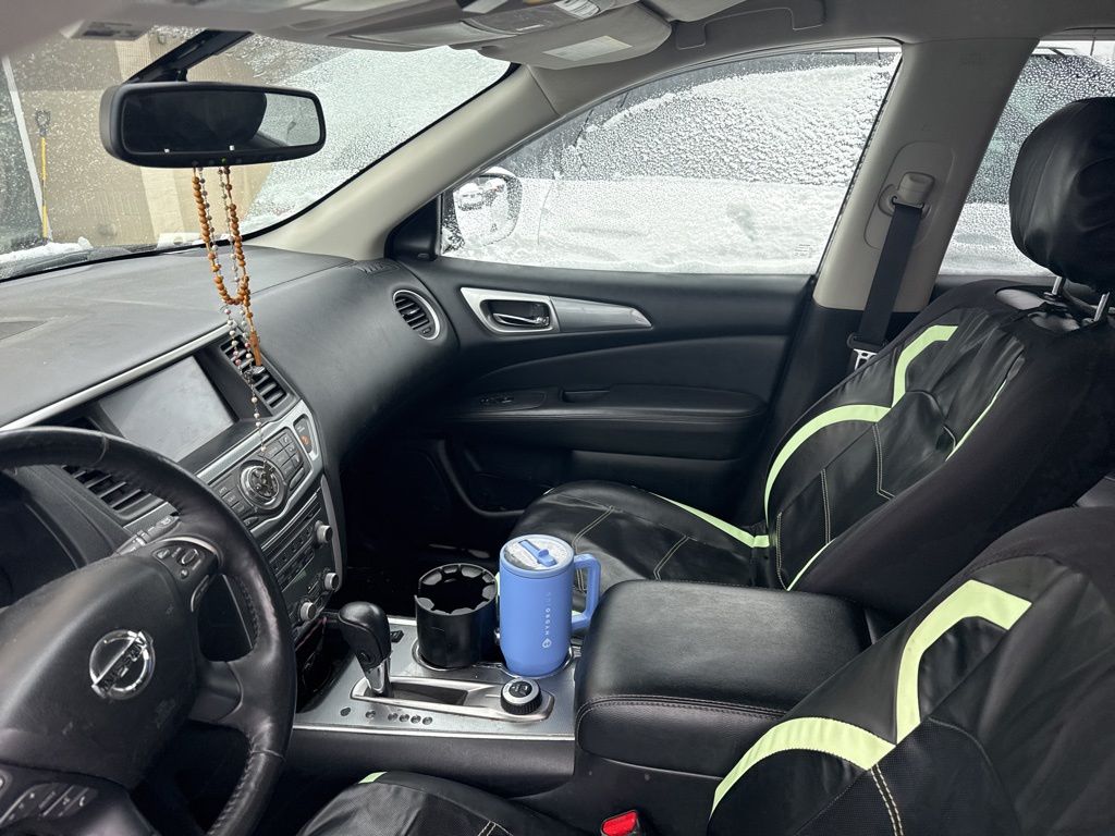 2020 Nissan Pathfinder SL photo 2