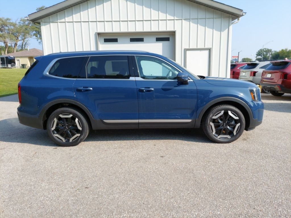 2025 Kia Telluride S photo 2