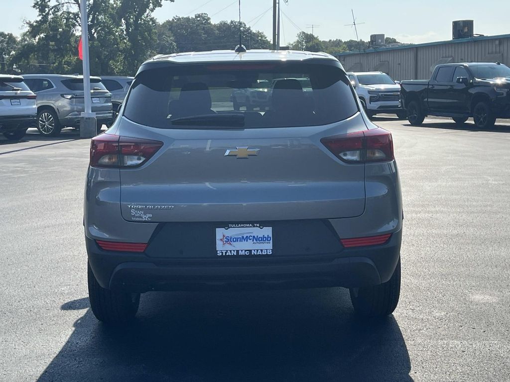 2026 Chevrolet Trailblazer LS photo 4