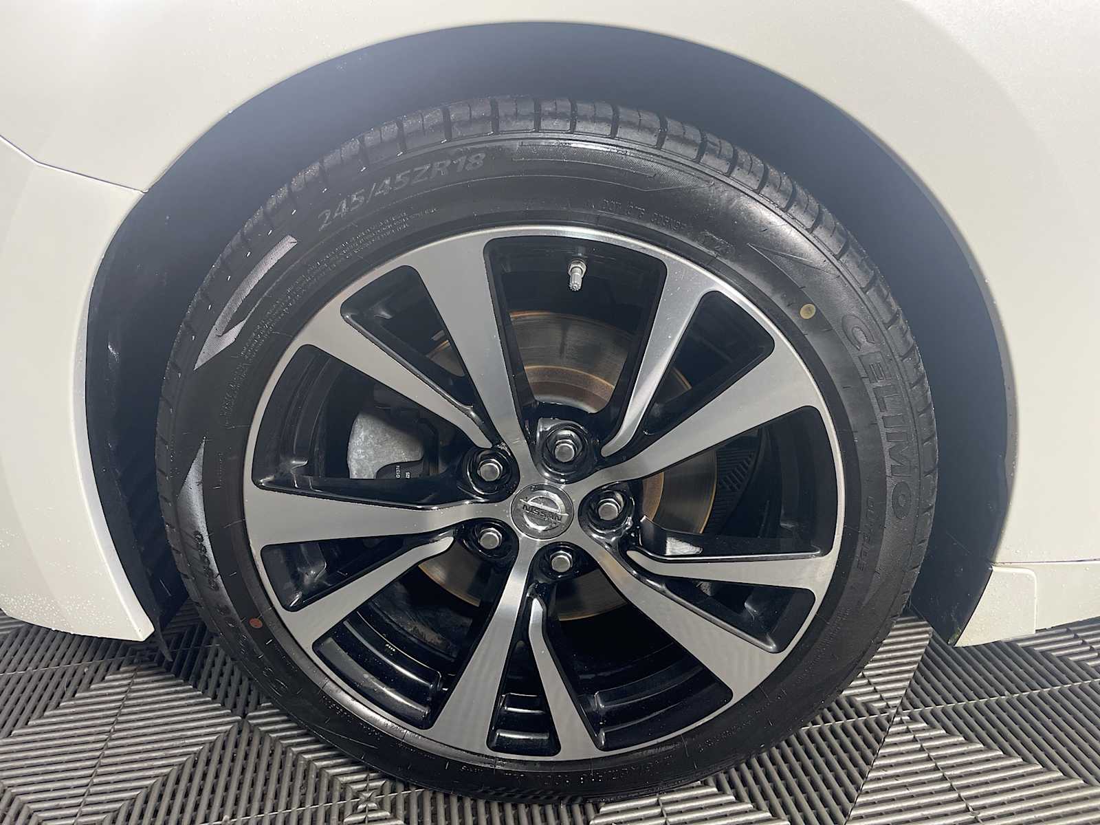 2018 Nissan Maxima S photo 24