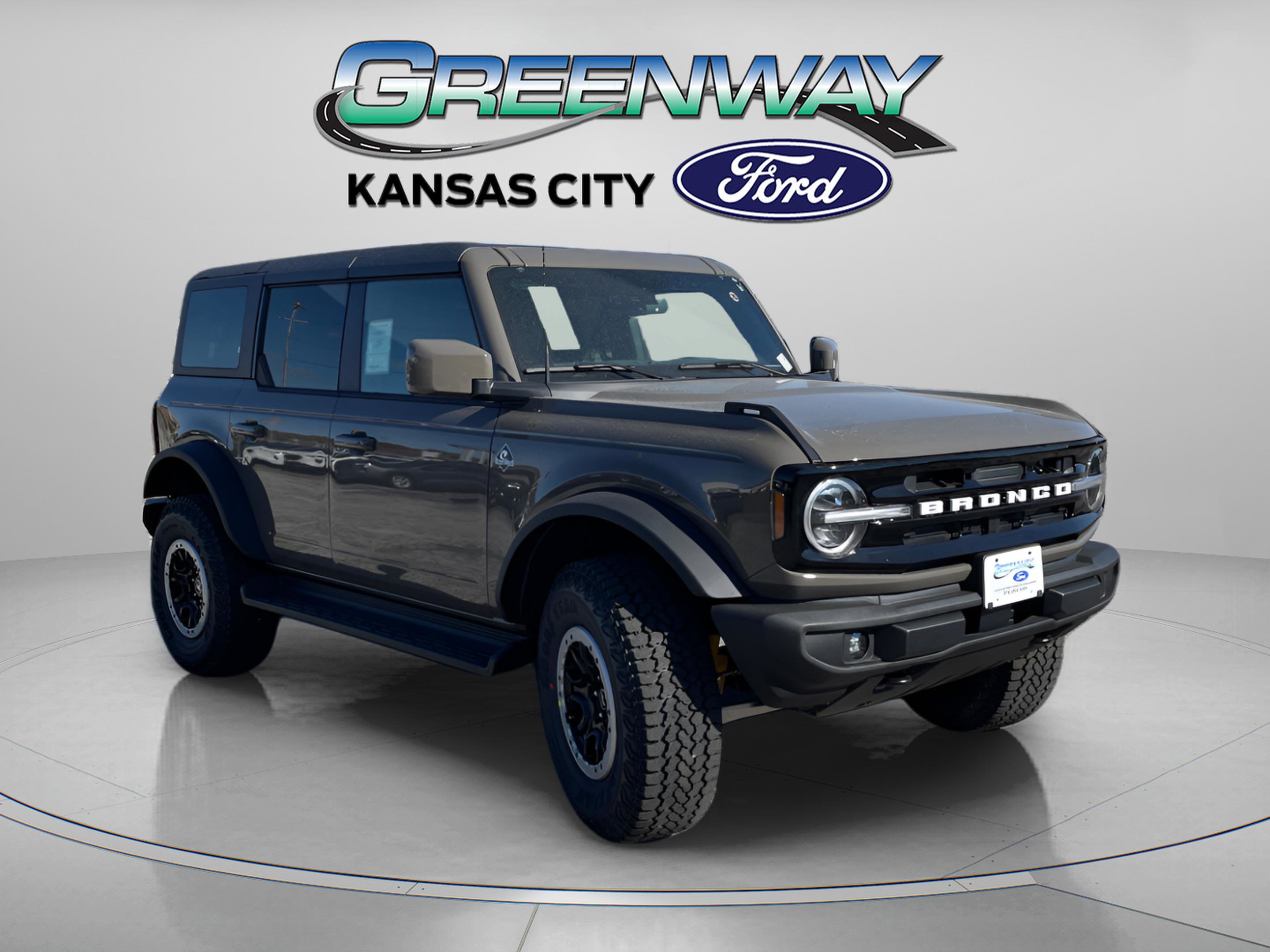 2025 Ford Bronco 4-Door Outer Banks's photo