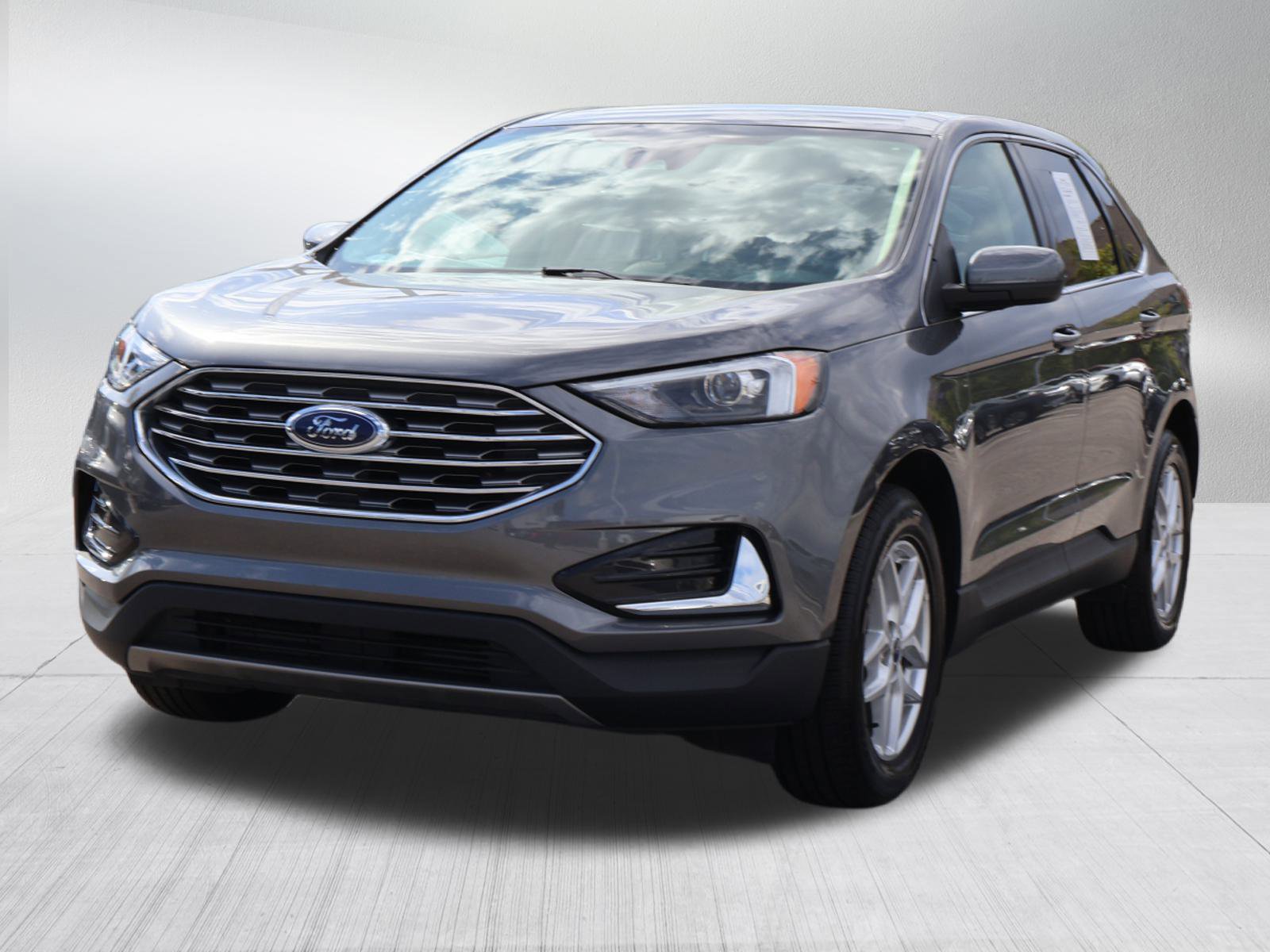 2022 Ford Edge SEL photo 3