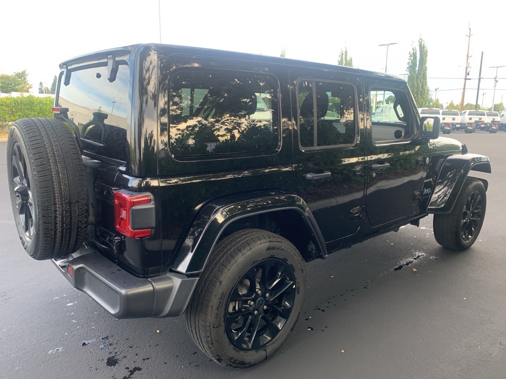 2024 Jeep Wrangler 4xe Sahara photo 3