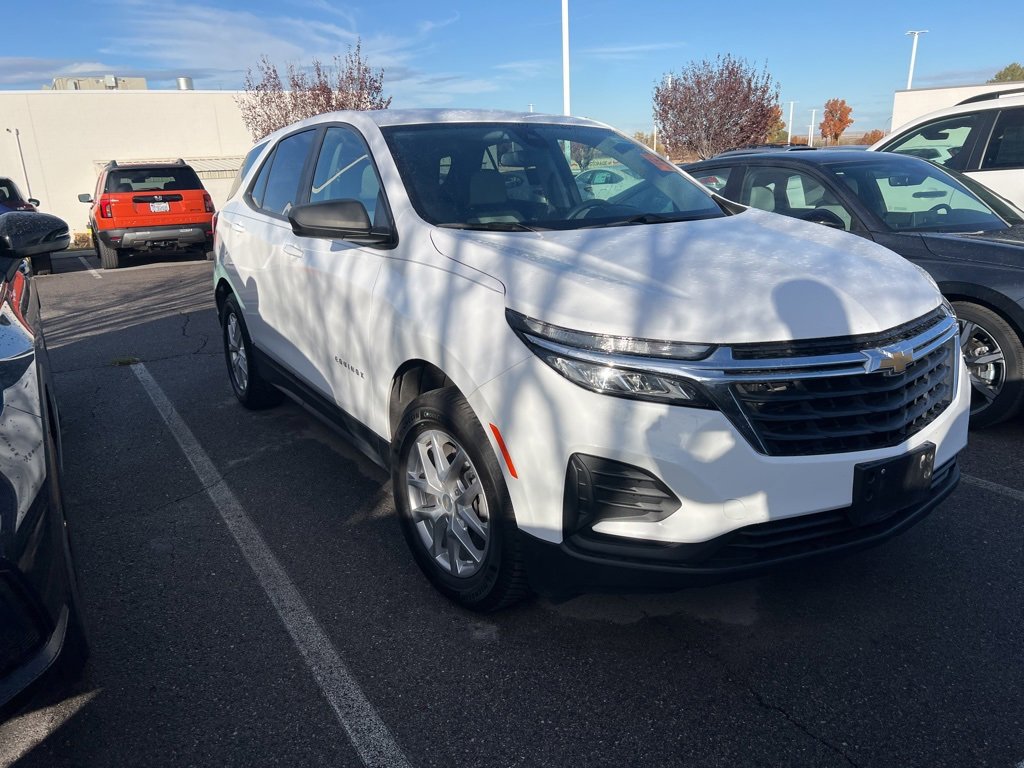 2023 Chevrolet Equinox LS photo 4