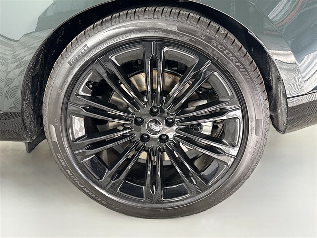 2025 Land Rover Range Rover SE photo 31
