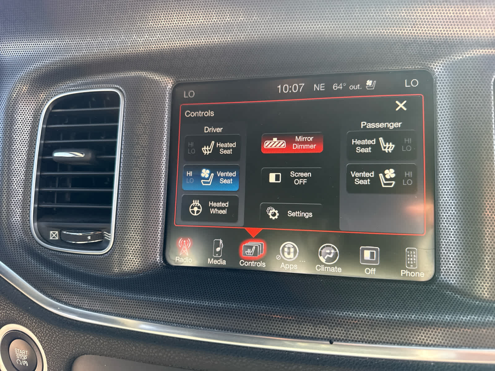 2016 Dodge Charger SXT photo 23