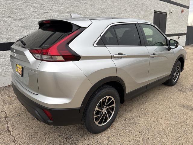 2025 Mitsubishi Eclipse Cross ES photo 3