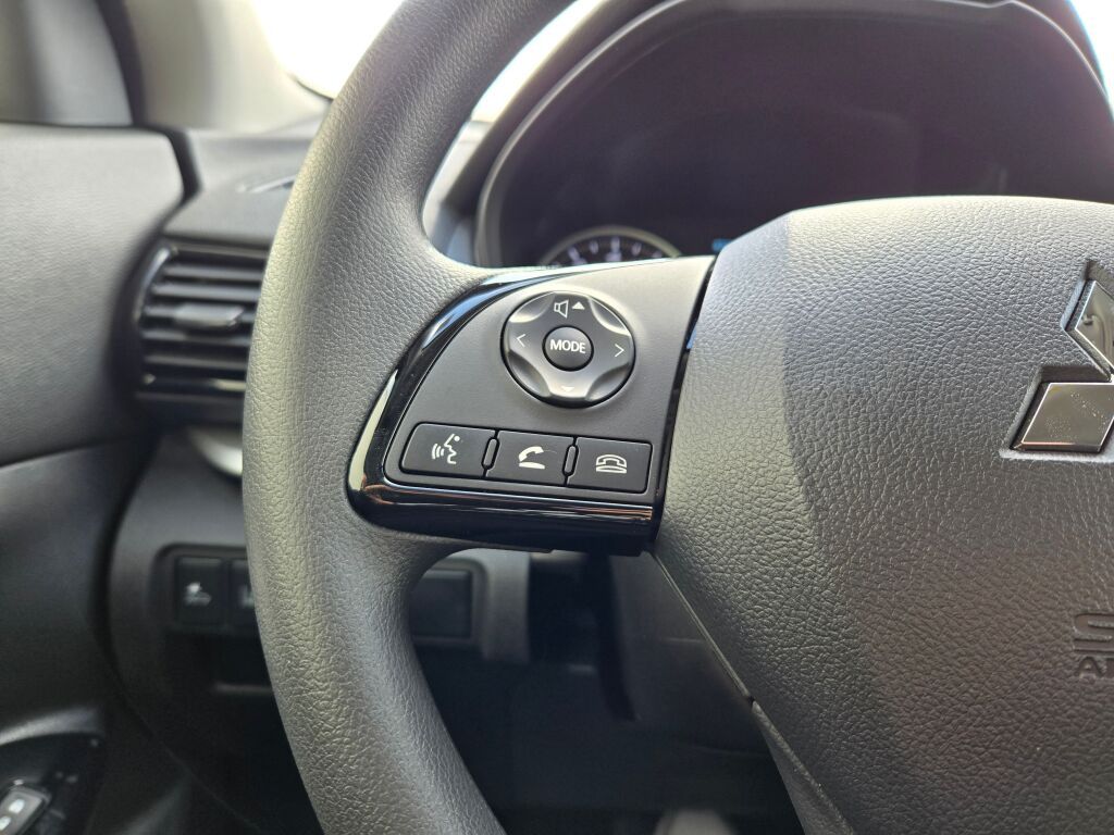 2025 Mitsubishi Eclipse Cross LE photo 23