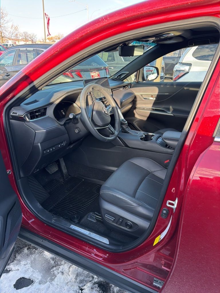 Used 2023 Toyota Venza Limited with VIN JTEAAAAH3PJ142130 for sale in Fergus Falls, Minnesota