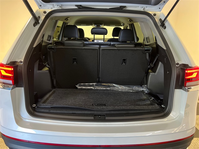 2026 Volkswagen Atlas SE photo 5