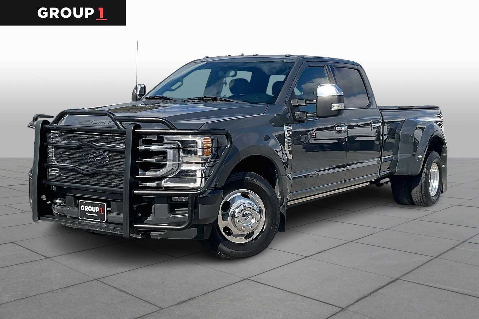 2021 Ford F-350 Super Duty Platinum's photo