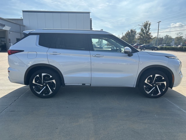 2022 Mitsubishi Outlander SEL GT photo 2
