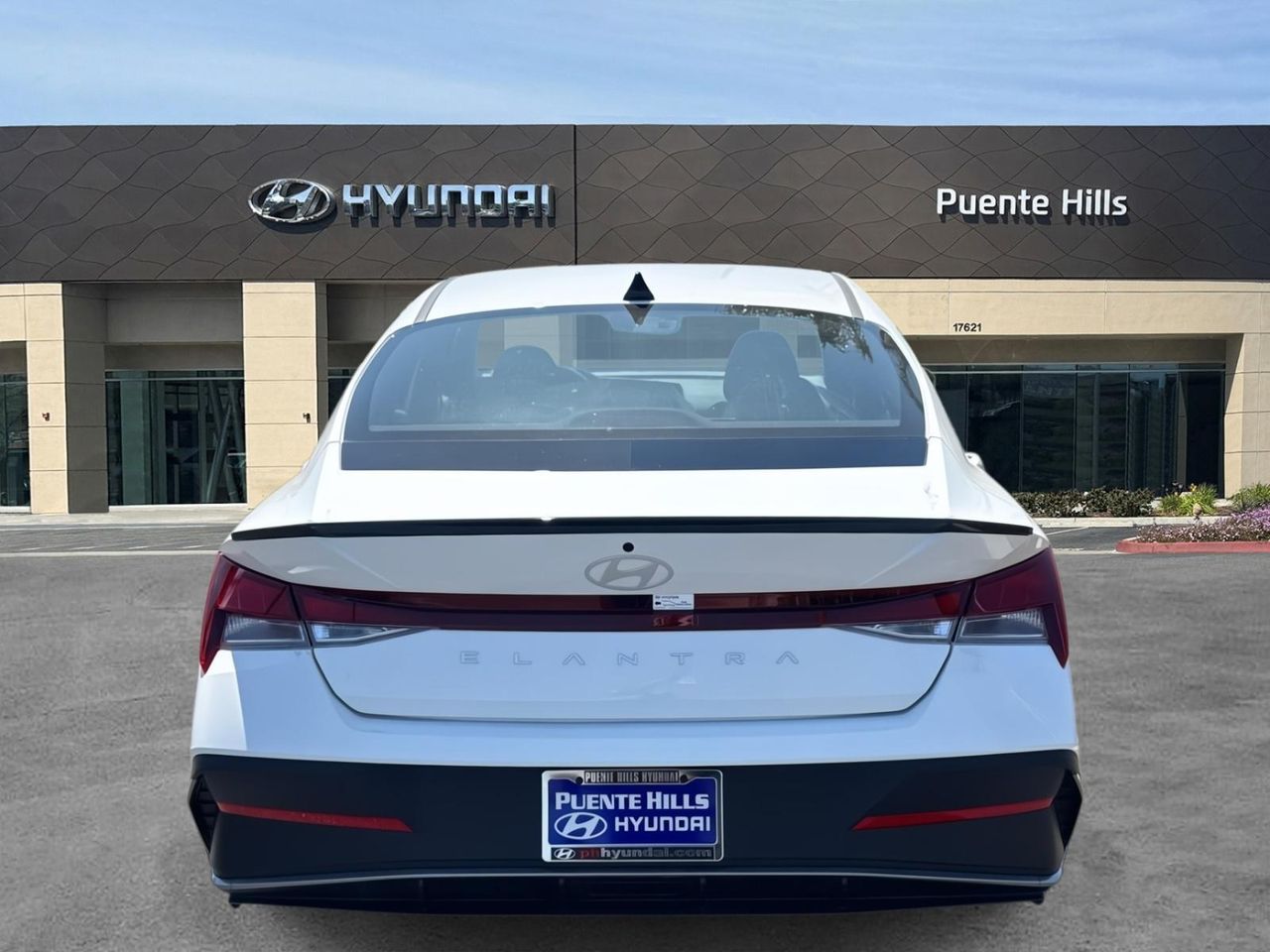 2025 Hyundai Elantra SEL Sport photo 5