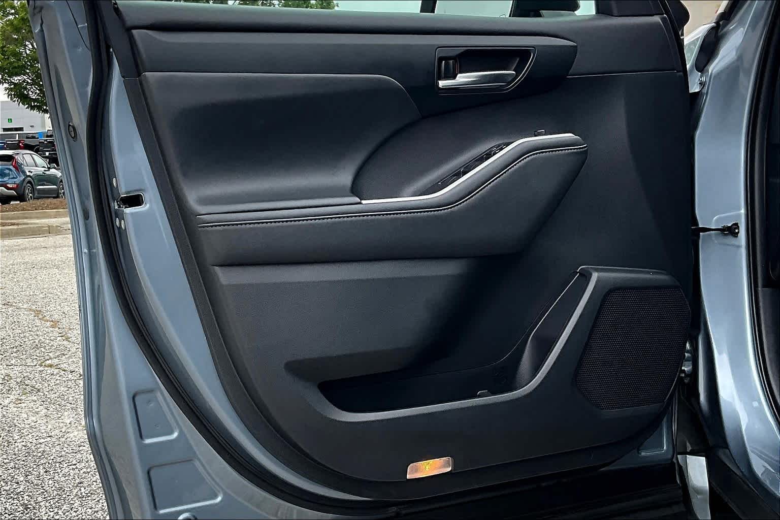 2020 Toyota Highlander Hybrid XLE photo 21