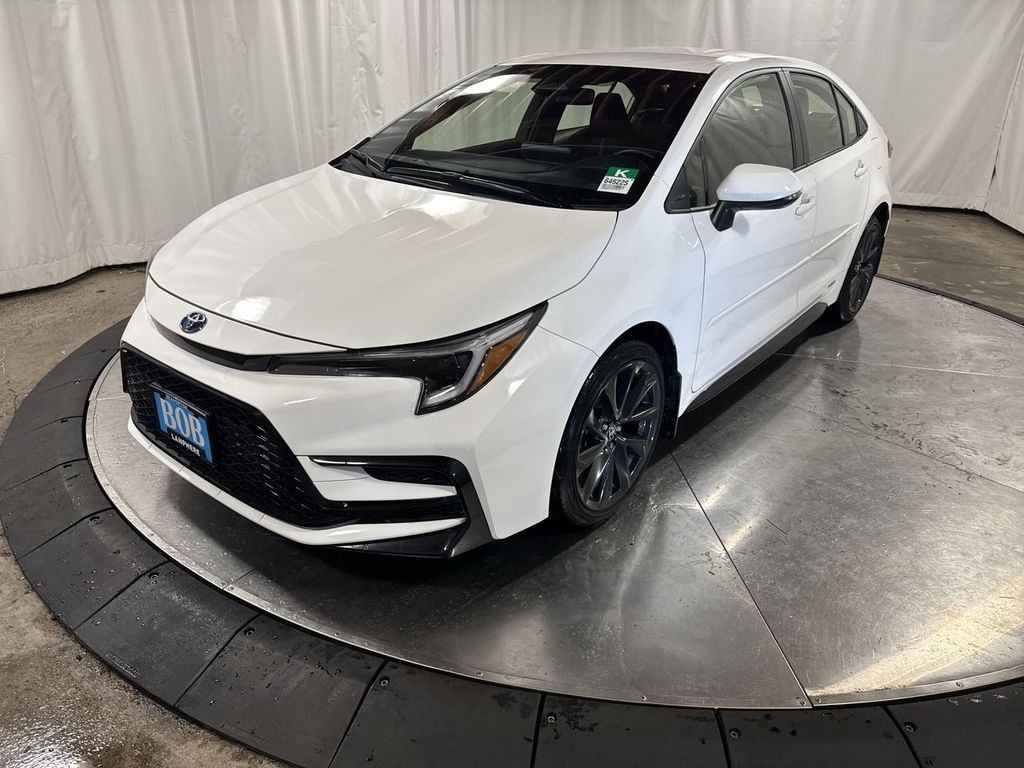 2024 Toyota Corolla SE's photo