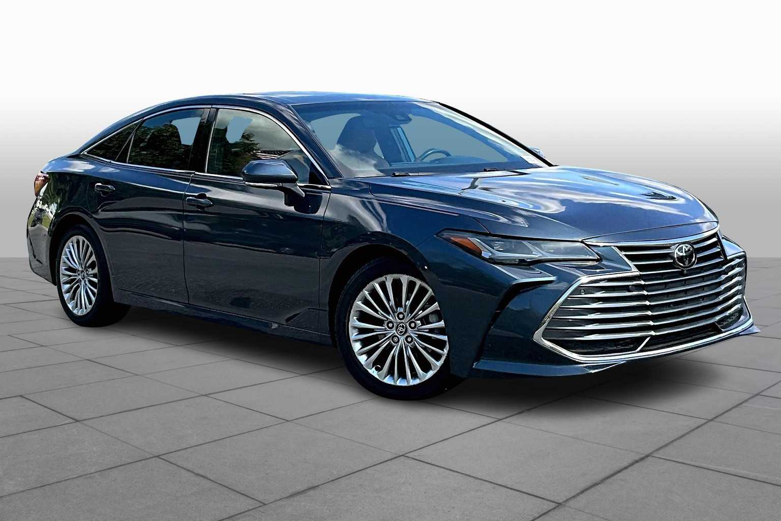 2020 Toyota Avalon Limited photo 2