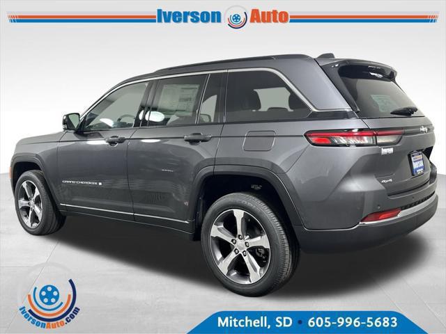 2025 Jeep Grand Cherokee Limited photo 3