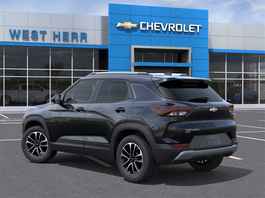 2026 Chevrolet Trailblazer LT photo 2