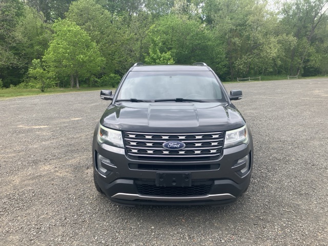 2017 Ford Explorer XLT photo 2