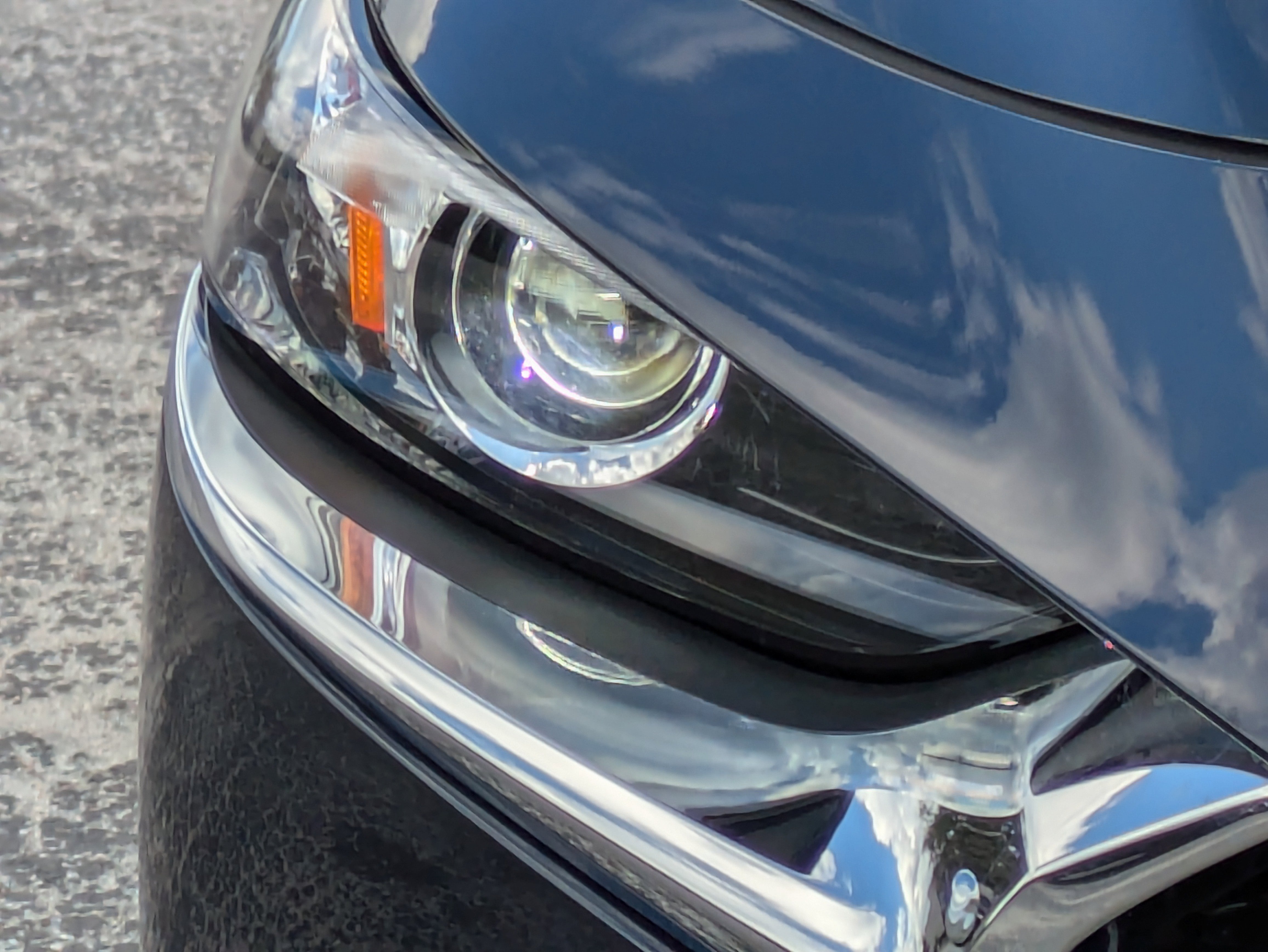 2025 Mazda Mazda3 2.5 s Preferred photo 2
