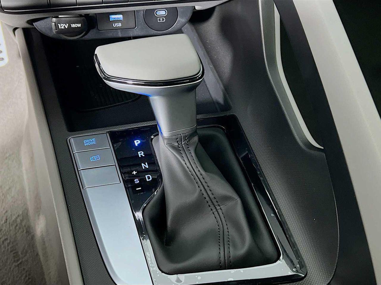 2025 Hyundai Elantra SEL Sport photo 11