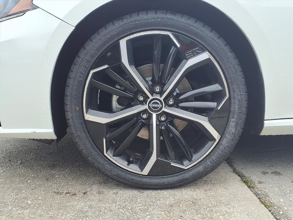 2023 Nissan Altima 2.5 SR photo 4