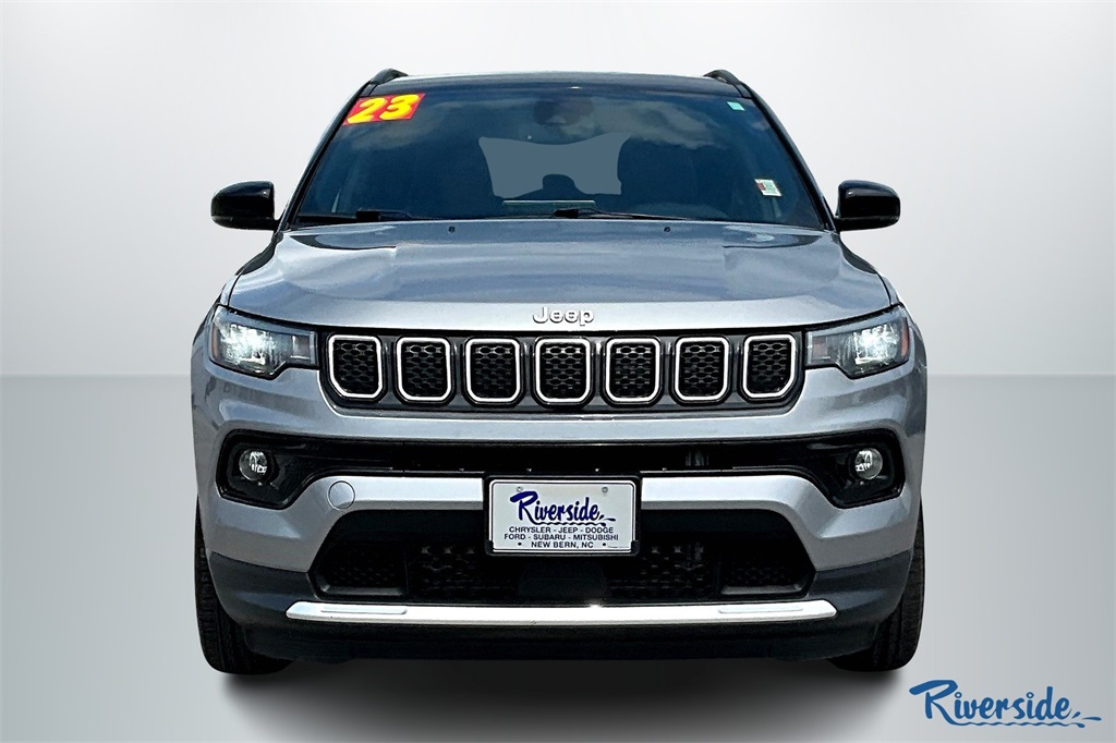 2023 Jeep Compass Limited photo 2