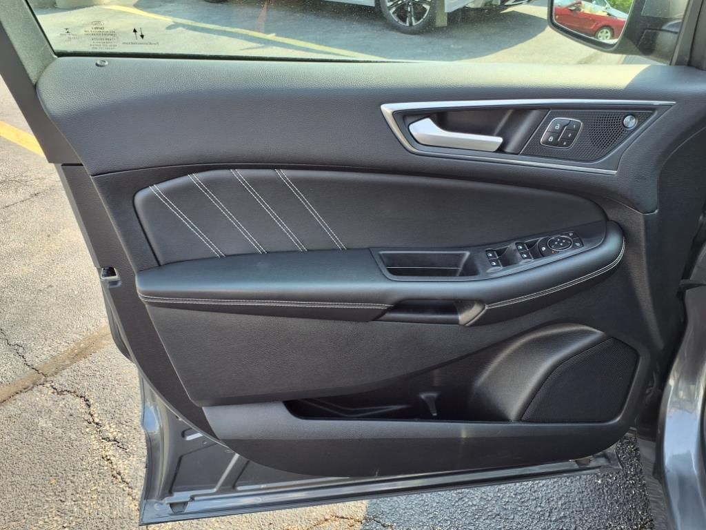 2022 Ford Edge ST photo 14