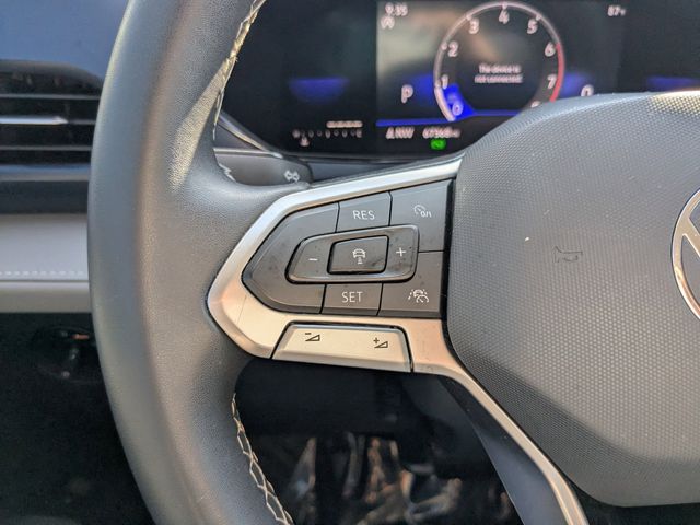 2023 Volkswagen Taos SE photo 18