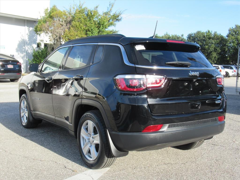 2022 Jeep Compass Latitude photo 2