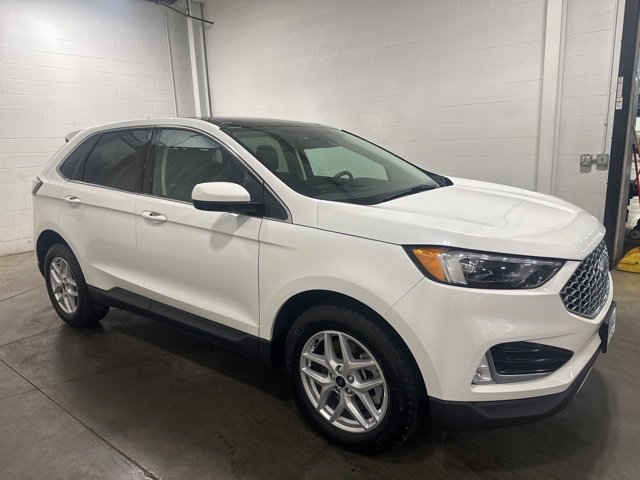 2024 Ford Edge SEL photo 3