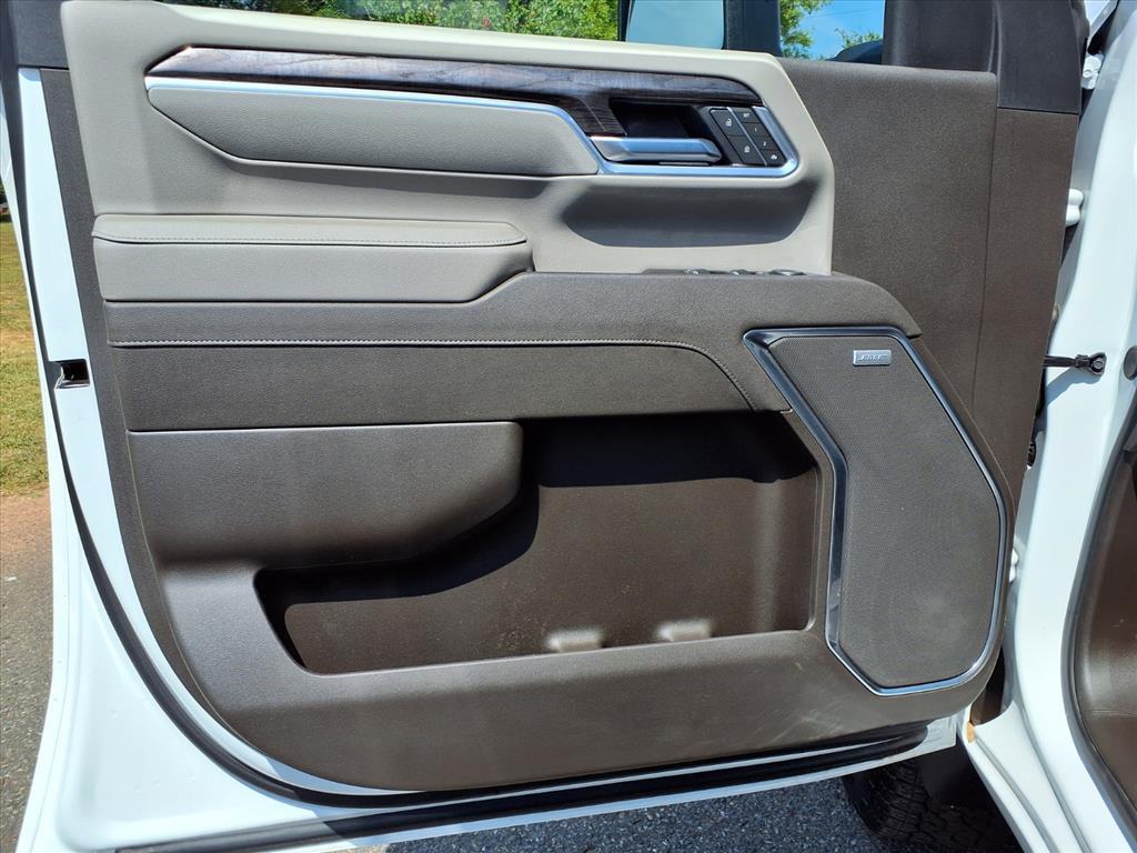 2025 Chevrolet Silverado 2500HD LTZ photo 4