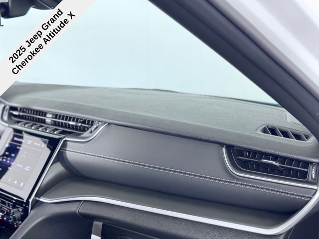 2025 Jeep Grand Cherokee Altitude X photo 20