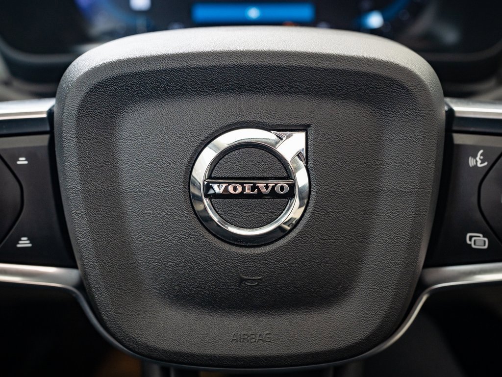 2024 Volvo XC40 Plus photo 24