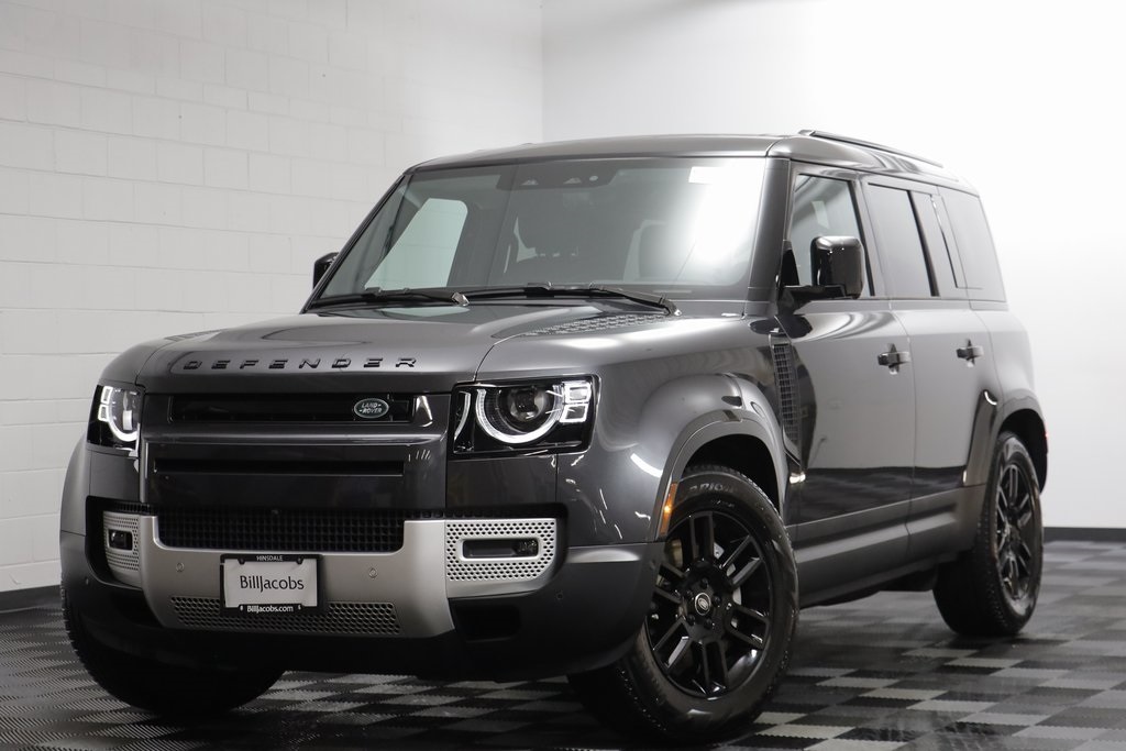 2025 Land Rover Defender S's photo