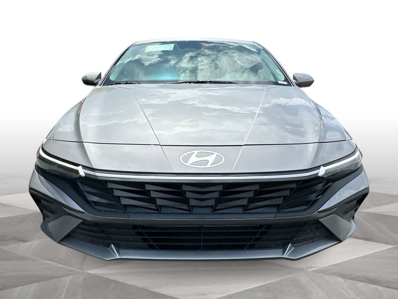 2025 Hyundai Elantra SE photo 3