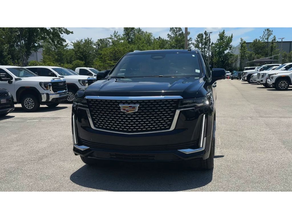2023 Cadillac Escalade Premium Luxury photo 3