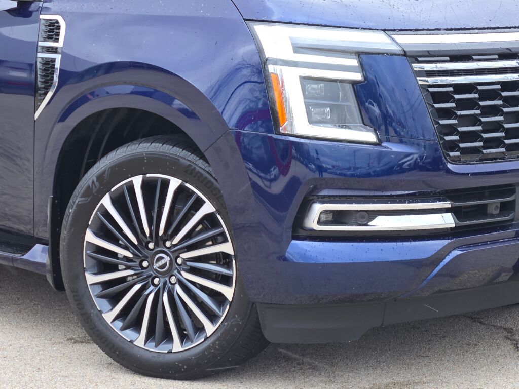 2025 Nissan Armada Platinum Reserve photo 3