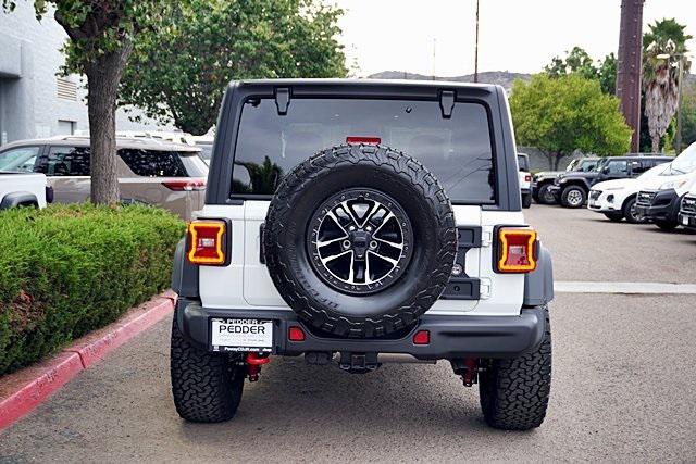 New 2025 Bright White Clear-Coat Exterior Paint Jeep Rubicon image 11