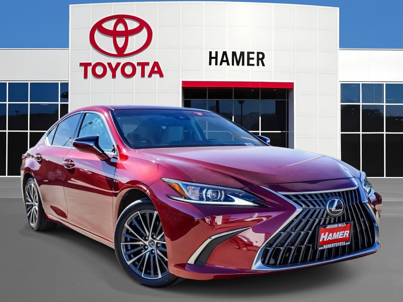 2023 Lexus ES Base's photo