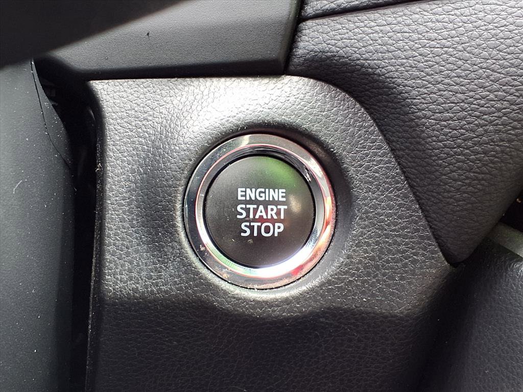 2024 Toyota RAV4 XLE photo 9