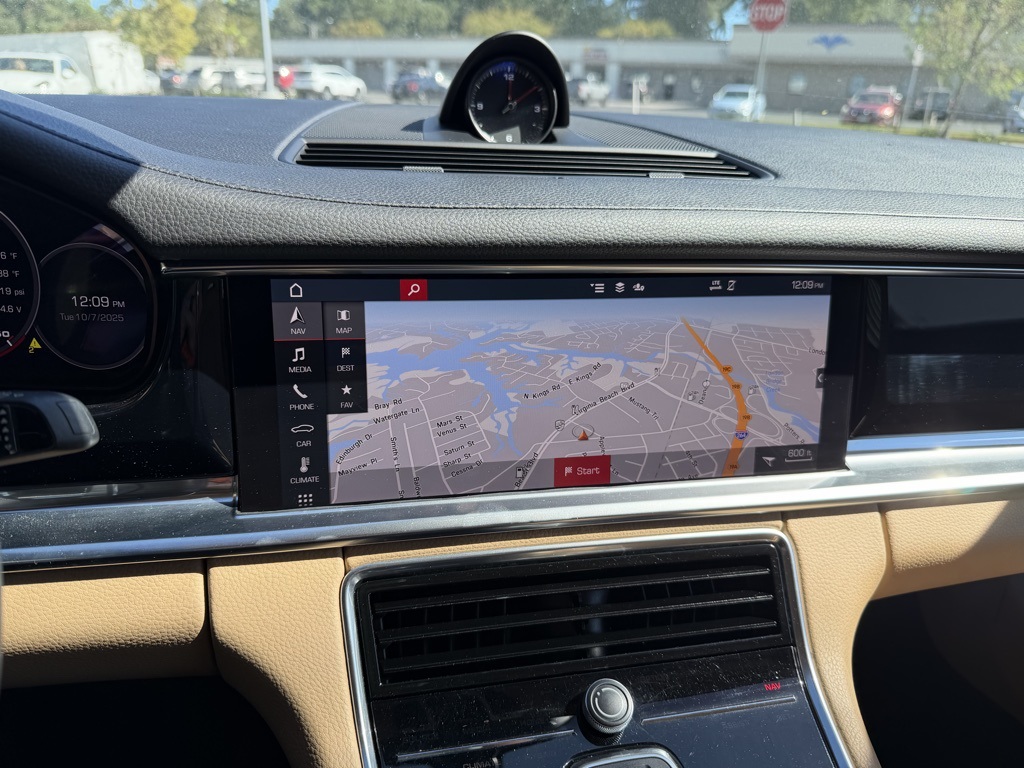 2021 Porsche Panamera 4 photo 13