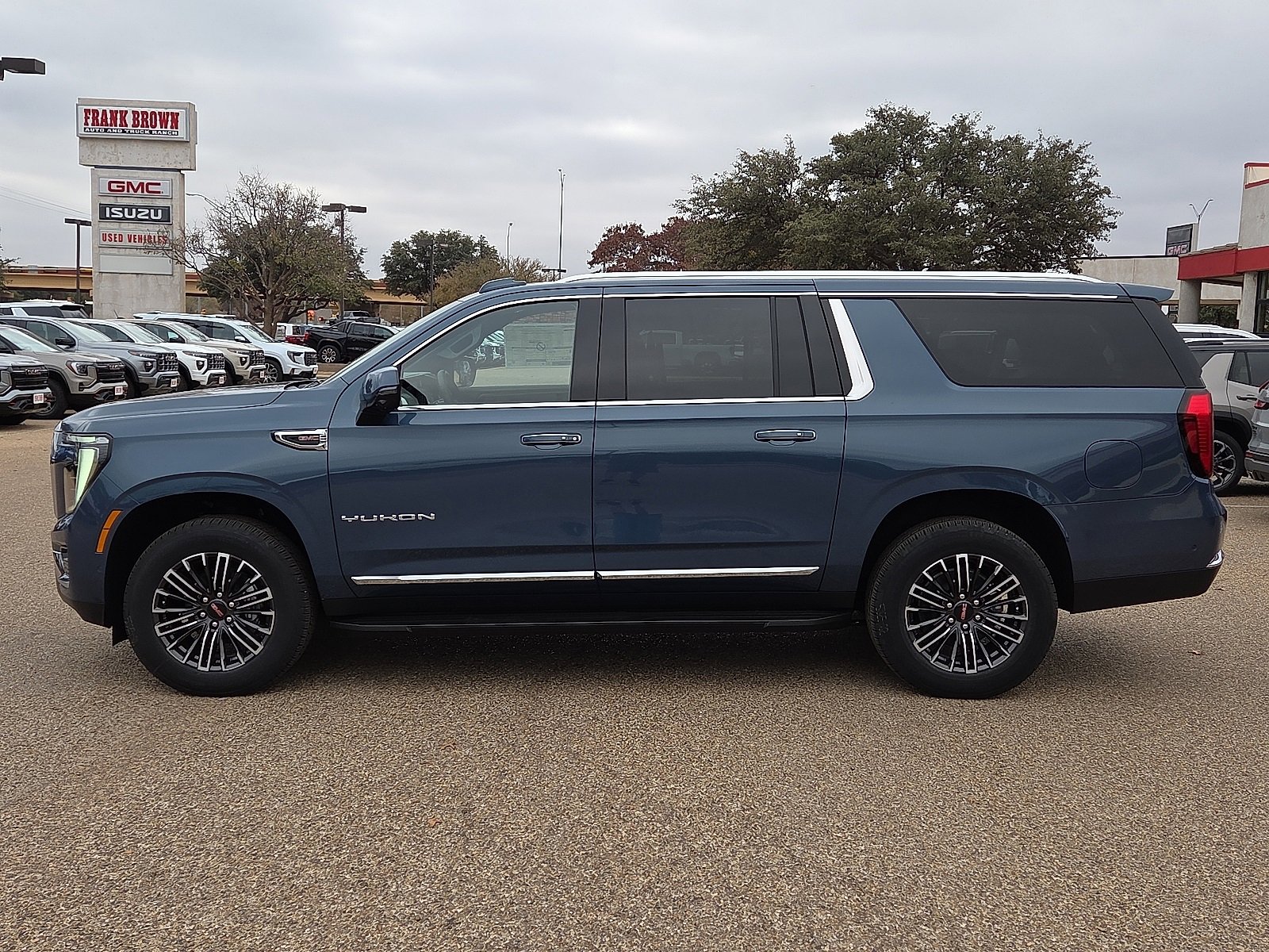 2026 Gmc Yukon XL photo 2